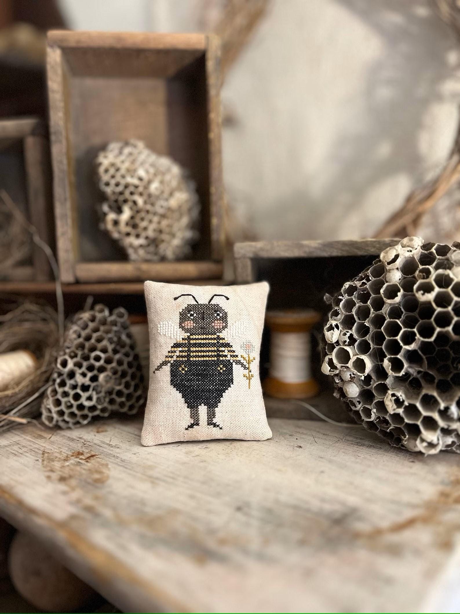Bees Knees - Cross Stitch Paper Pattern