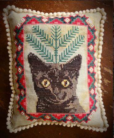 Christmas Cat by The Artsy Housewife - Cross Stitch Paper Pattern