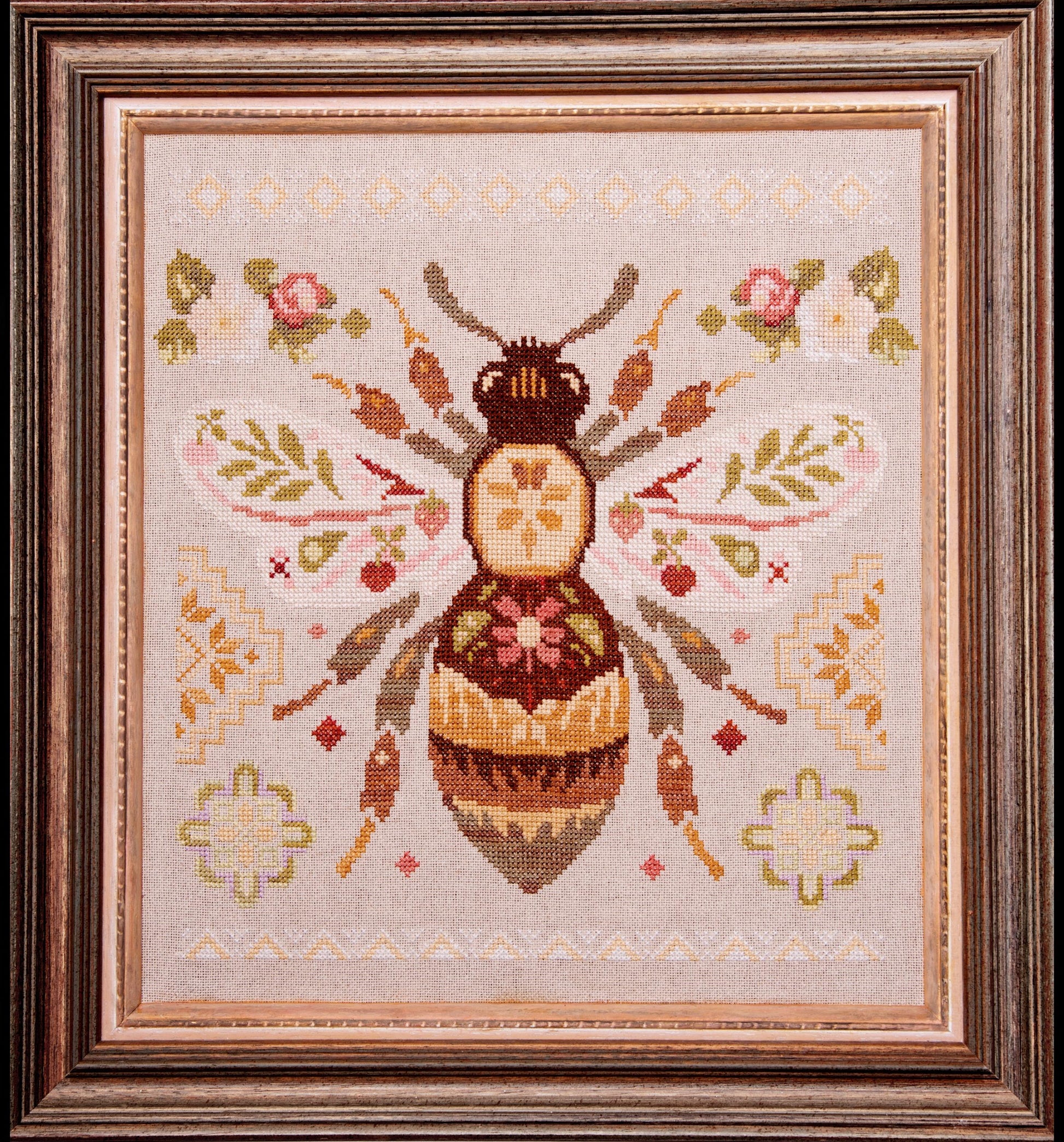 Queen Bee - Cross Stitch Paper Pattern