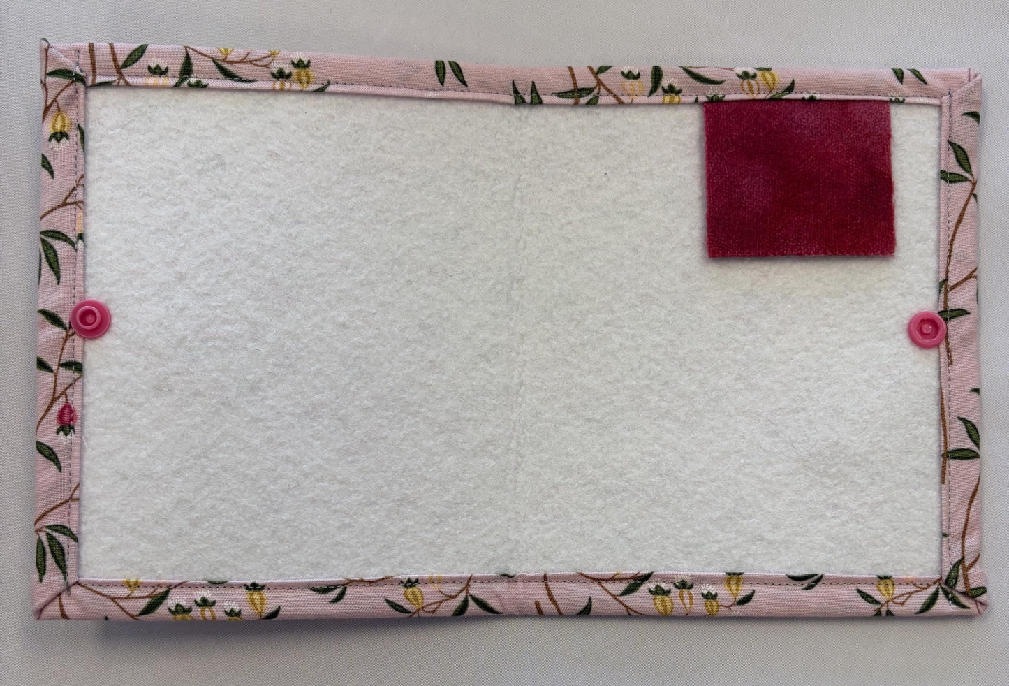 Thread Bed/Floss Catcher - Pink/Flowers